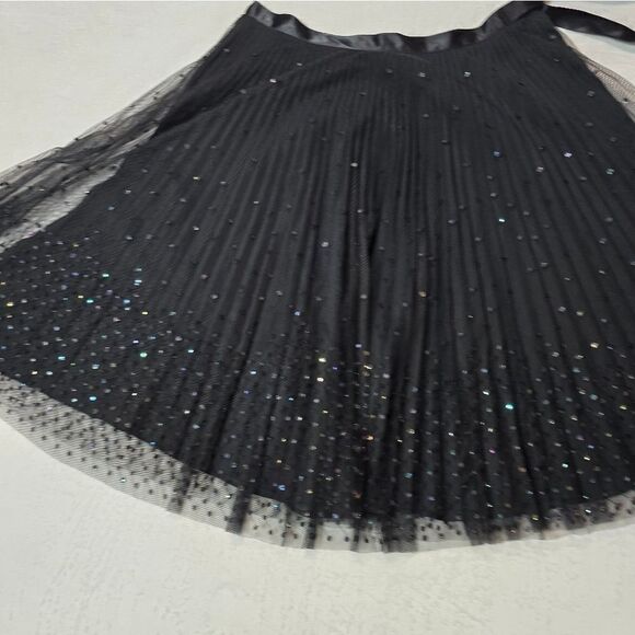 "Express" fun black skirt with sequins. Size  11/12 - Picture 8 of 11